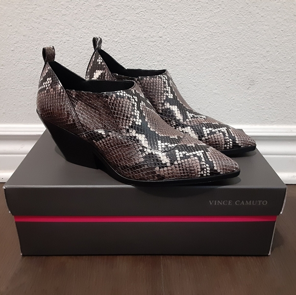 Vince Camuto Shoes - Vince Camuto